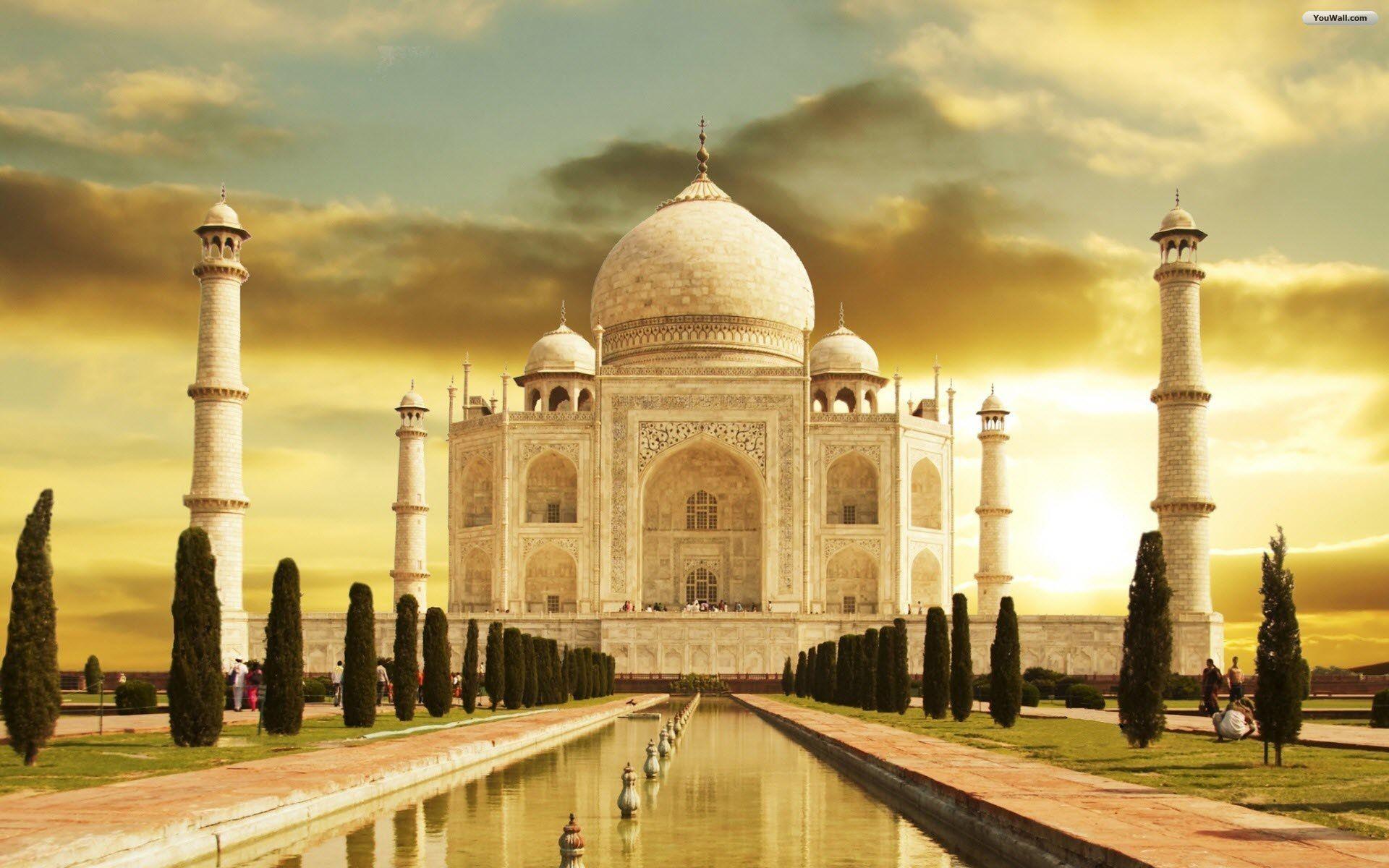 Taj Mahal at sunrise